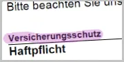 Hinweisschild mit Text "Bitte beachten Sie uns" und darunter "Versicherungsschutz Haftpflicht" in violetter Schrift auf weißem Hintergrund.